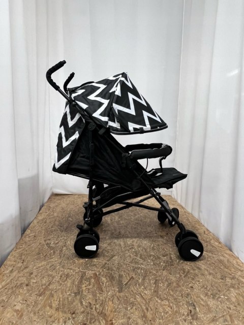 Wózek Spacerowy LIONELO Elia 0-15 kg czarno-biały Wózek Spacerowy LIONELO Elia 0-15 kg czarno-biały