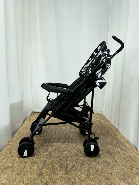 Wózek Spacerowy LIONELO Elia 0-15 kg czarno-biały Wózek Spacerowy LIONELO Elia 0-15 kg czarno-biały