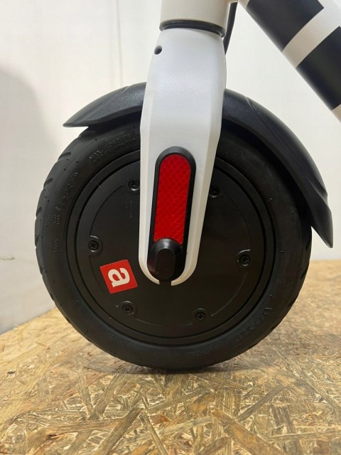 Hulajnoga Aprilia Esrz 300 W Hulajnoga Aprilia Esrz 300 W