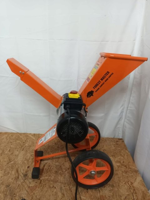 Forest Master FM4DDE Kompaktowy elektryczny rębak do drewna Forest Master FM4DDE Kompaktowy elektryczny rębak do drewna