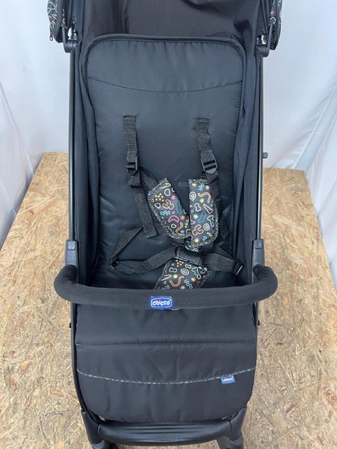 Chicco Glee lekki wózek spacerowy do 22 kg Chicco Glee lekki wózek spacerowy do 22 kg