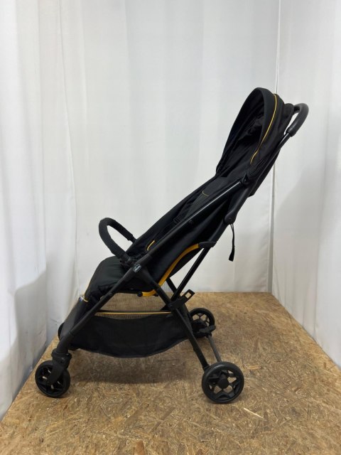 Chicco Glee lekki wózek spacerowy do 22 kg czarny Chicco Glee lekki wózek spacerowy do 22 kg czarny