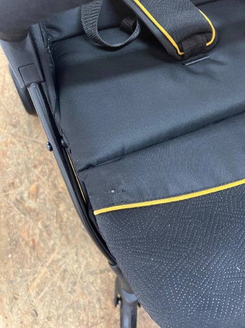 Chicco Glee lekki wózek spacerowy do 22 kg czarny Chicco Glee lekki wózek spacerowy do 22 kg czarny