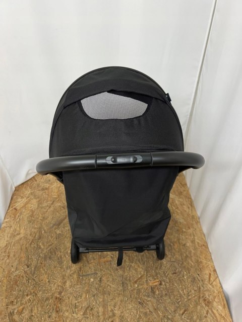 Chicco Glee lekki wózek spacerowy do 22 kg czarny Chicco Glee lekki wózek spacerowy do 22 kg czarny