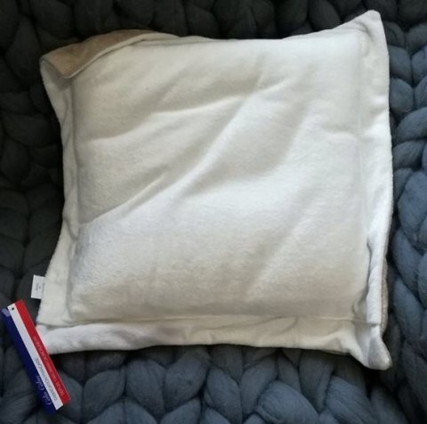 Poduszka CALIN CALINE 30x30cm z aplikacją miękka Poduszka CALIN CALINE 30x30cm z aplikacją miękka