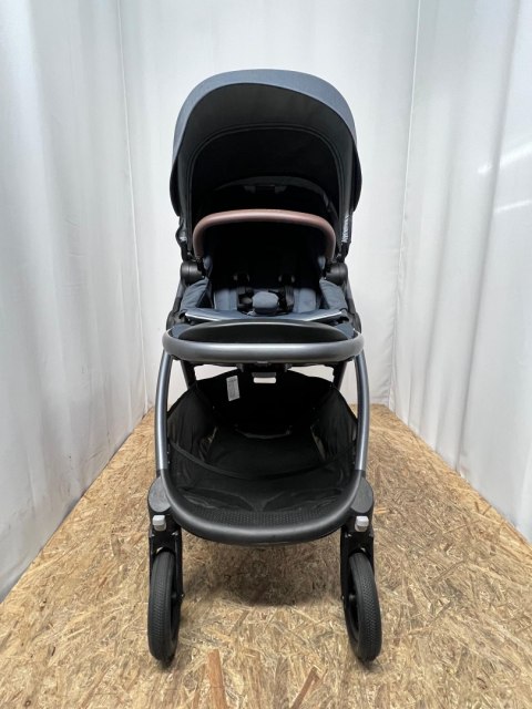 WÓZEK MAXI-COSI ADORRA 2 Essential Graphite WÓZEK MAXI-COSI ADORRA 2 Essential Graphite