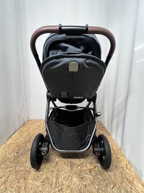 WÓZEK MAXI-COSI ADORRA 2 Essential Graphite WÓZEK MAXI-COSI ADORRA 2 Essential Graphite