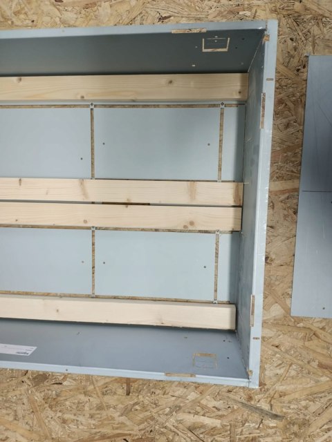 Resi9 skrzynka montażowa do zabudowy 2 x 13 modułów Resi9 skrzynka montażowa do zabudowy 2 x 13 modułów