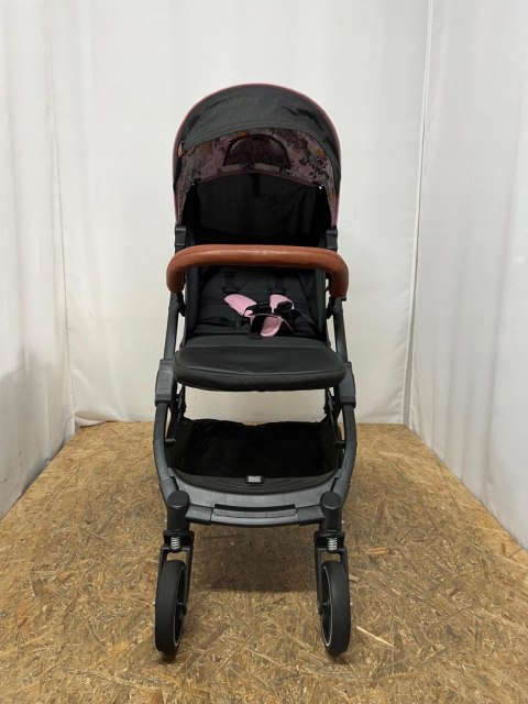 MOMI Estelle Wózek spacerowy dla dzieci do 15kg MOMI Estelle Wózek spacerowy dla dzieci do 15kg