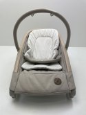 Bujaczek leżaczek Maxi-Cosi Kori 2 w 1 z łukiem z zabawkami beige