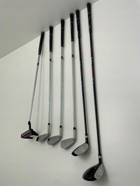 MacGregor Golf CG3000 Stainless Steel Irons Golf Club & Stand Bag Half Pack MacGregor Golf CG3000 Stainless Steel Irons Golf Club & Stand Bag Half Pack