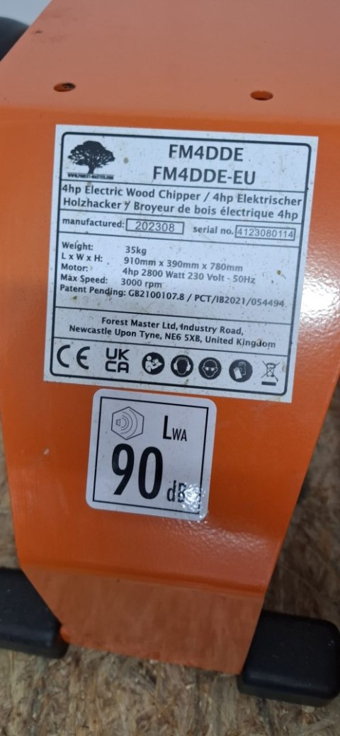 Forest Master FM4DDE Kompaktowy elektryczny rębak do drewna Forest Master FM4DDE Kompaktowy elektryczny rębak do drewna