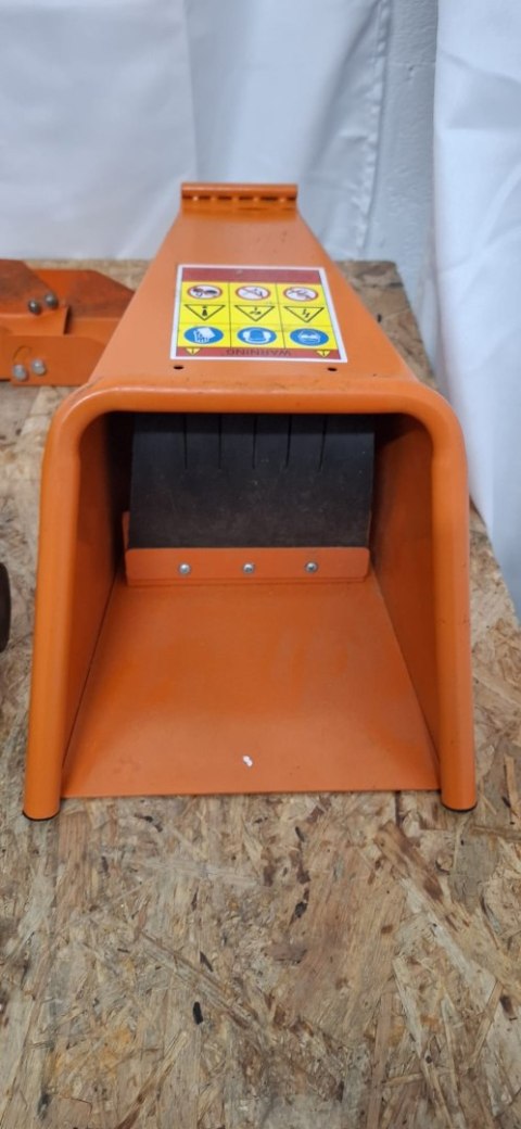 Forest Master FM4DDE Kompaktowy elektryczny rębak do drewna Forest Master FM4DDE Kompaktowy elektryczny rębak do drewna