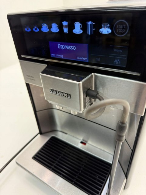 Automatyczny ekspres ciśnieniowy Siemens EQ.6 plus 1500 W srebrny/szary