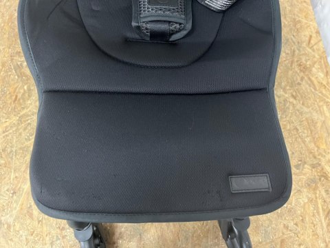 Wózek MoMi ADELLE od 6 miesiąca życia (do 22 kg) z siedziskiem 360°