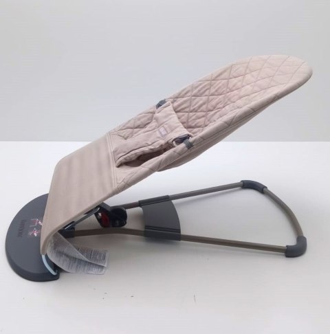 Leżaczek BabyBjorn BLISS piaskowy