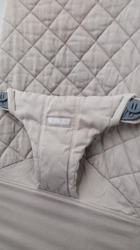 Leżaczek BabyBjorn BLISS piaskowy