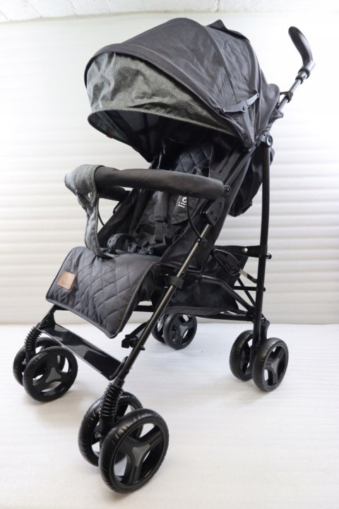 Wózek spacerowy Lionelo Irma czarny