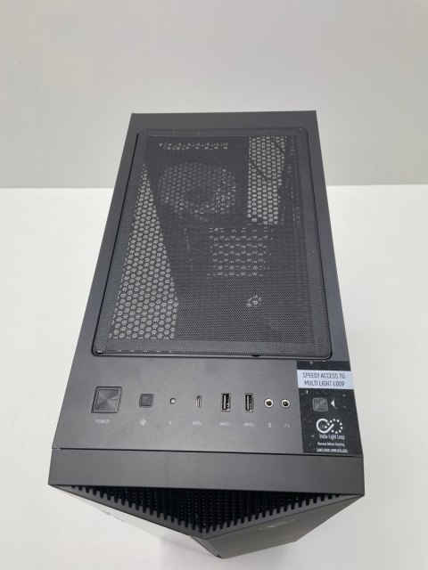 Obudowa MSI MPG Gungnir 110R Midi Tower