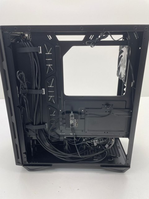 Obudowa MSI MPG Gungnir 110R Midi Tower