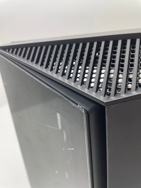 Obudowa MSI MPG Gungnir 110R Midi Tower