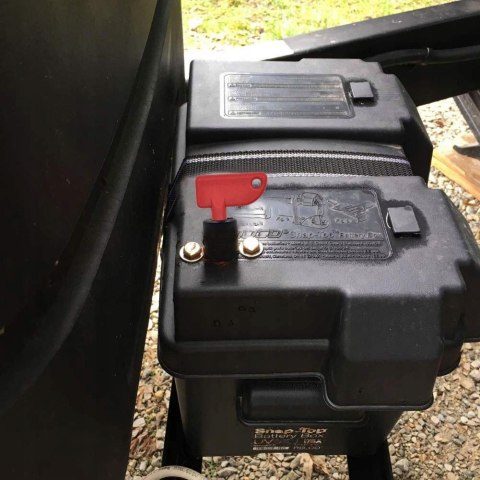 Bolatus wyłącznik do akumulatora samochodowego 12 V / 24 V