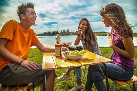 CASTELMERLINO Drewniany Stół składany modrzew 60x120cm