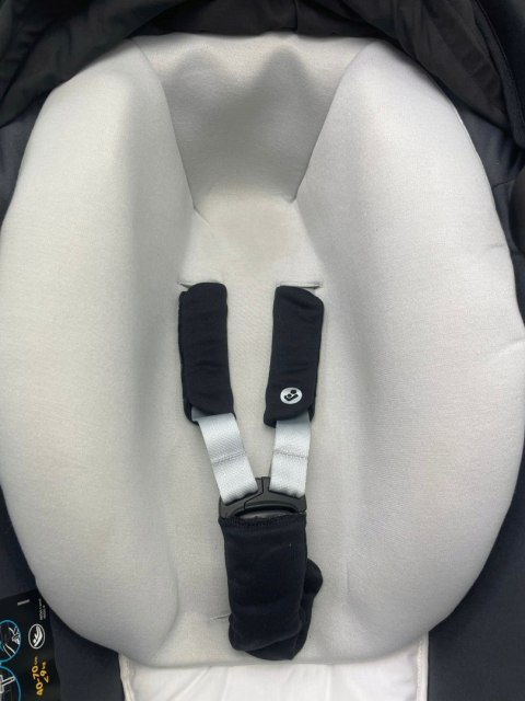 Maxi-Cosi Jade Gondola Essential black