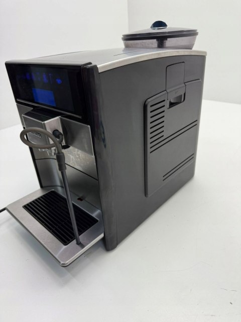 Automatyczny ekspres ciśnieniowy Siemens EQ.6 plus 1500 W srebrny/szary