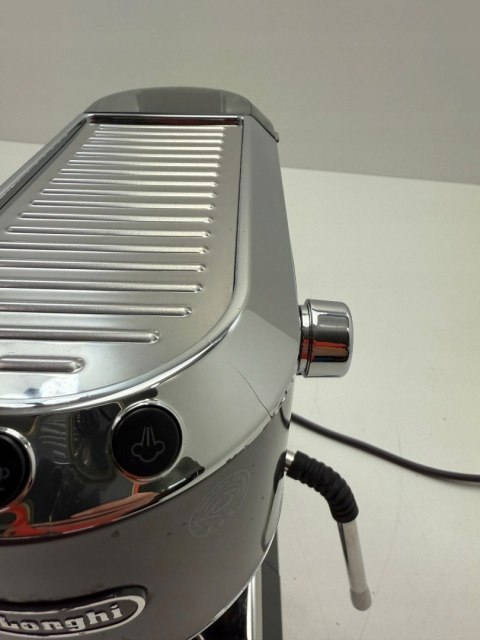 Kolbowy ekspres ciśnieniowy De'Longhi EC885.GY 1300 W srebrny/szary