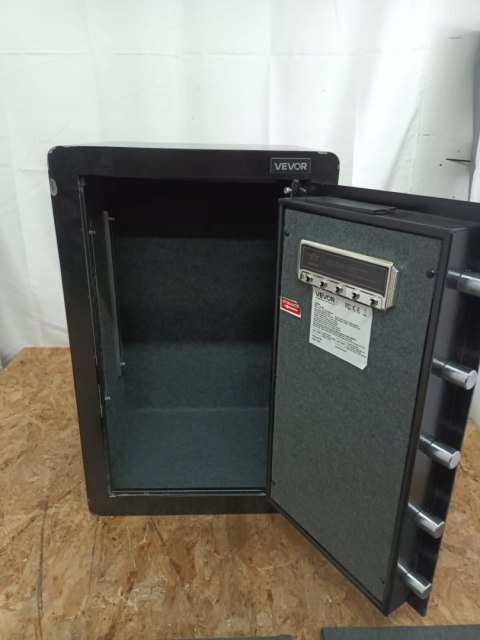 L555 VEVOR Sejf Jednodrzwiowy z kluczem i kodem 99L 40x35x63cm