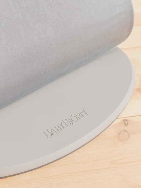 Leżaczek BabyBjörn Bliss szary Petal quilt